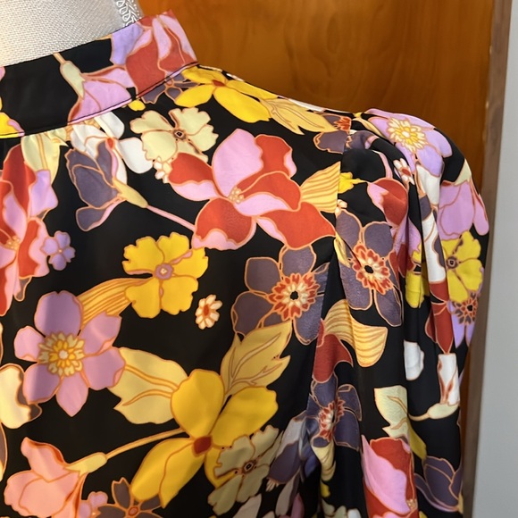 Who What Wear Bright Floral Blouse. - Picture 4 of 12